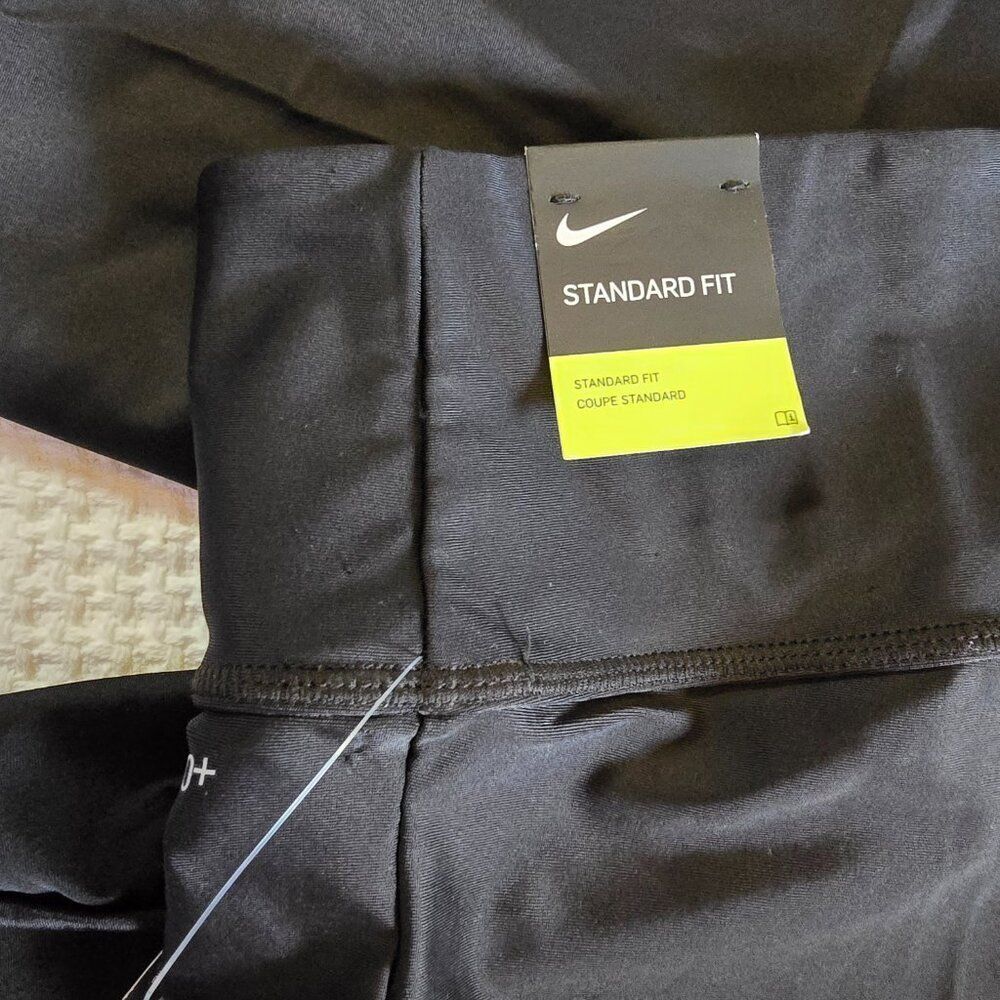 Black Nike UPF40 Standard Fit Leggings Size Medium NWT - Picture 3 of 5